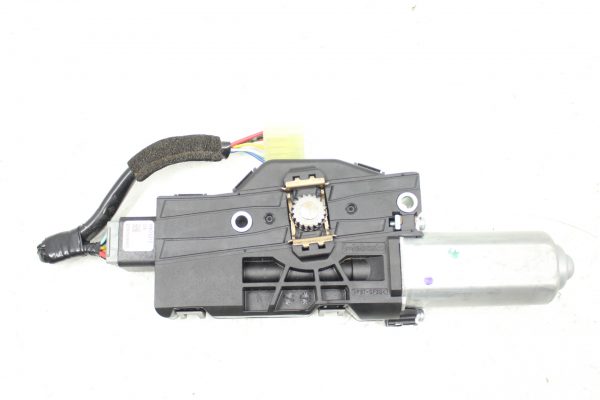 2015-2020 SUBARU WRX & STI SUNROOF MOTOR ASSEMBLY OEM 65450FJ010 - Image 4