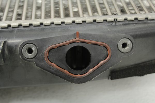 2006-2007 SUBARU WRX TMIC TOP MOUNT INTERCOOLER & Y-PIPE OEM - Image 4