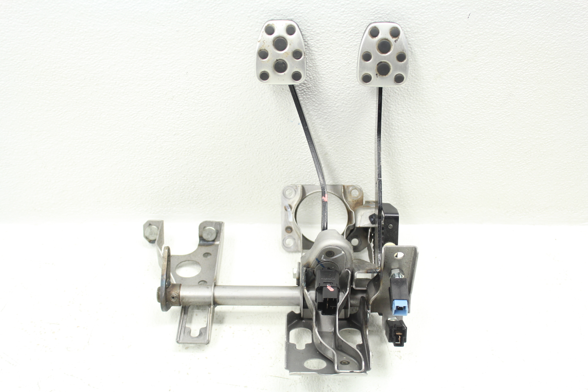 20082014 SUBARU WRX & STI BRAKE & CLUTCH PEDAL ASSEMBLY OEM