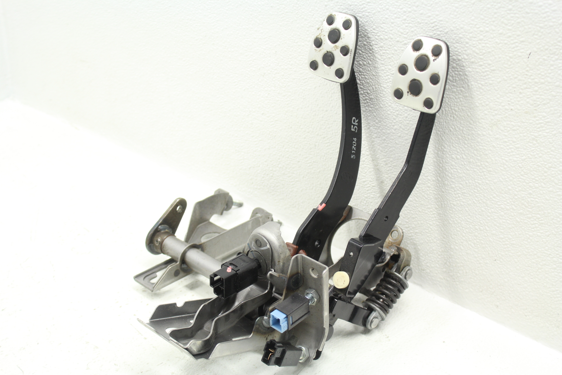 20082014 SUBARU WRX & STI BRAKE & CLUTCH PEDAL ASSEMBLY OEM