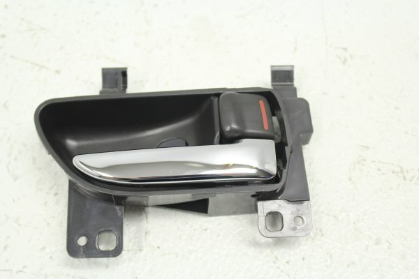 2011-2014 SUBARU WRX STI INTERIOR DOOR HANDLE RH PASSENGER SIDE