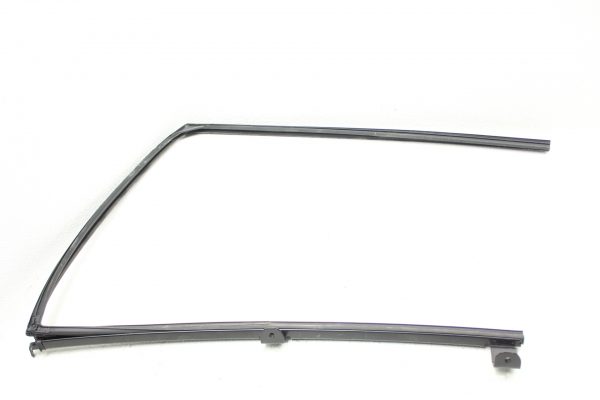 2015-2020 SUBARU WRX & STI REAR LH DRIVER SIDE DOOR WINDOW WEATHER STRIP EOM - Image 2