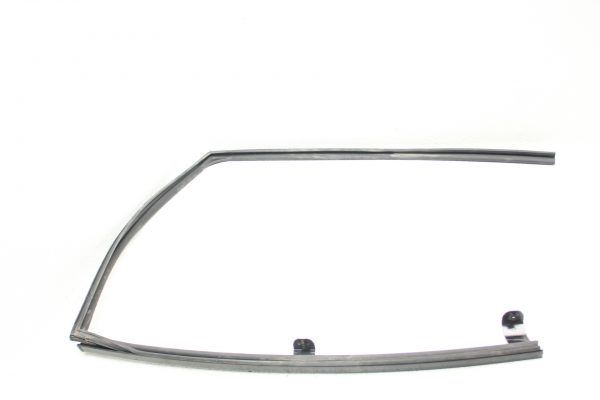 2015-2020 SUBARU WRX & STI REAR RH PASSENGER SIDE DOOR WINDOW WEATHER STRIP EOM - Image 2