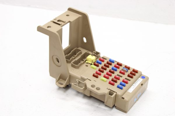 2015-2020 SUBARU IMPREZA WRX STI LOWER DASH FUSE BOX PANEL RELAY 82201VA030 - Image 3