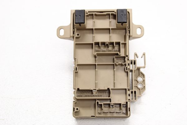 2015-2020 SUBARU IMPREZA WRX STI LOWER DASH FUSE BOX PANEL RELAY 82201VA030 - Image 4