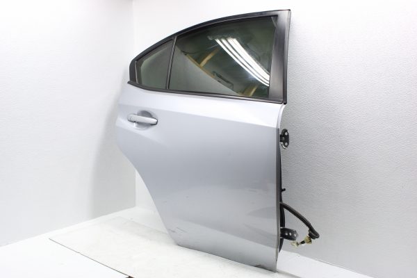 2015-2020 SUBARU WRX & STI REAR RH PASSENGER SIDE DOOR ASSEMBLY ISM SILVER - Image 2