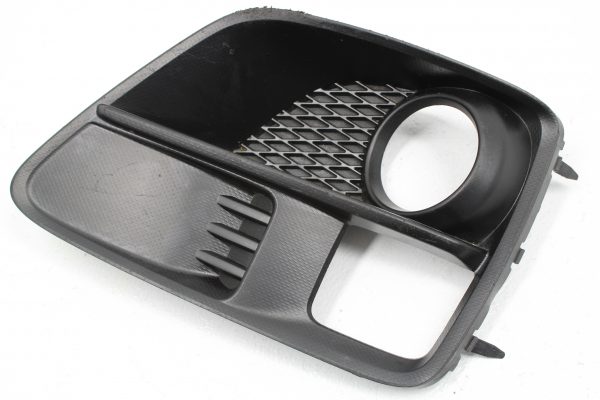 2015-2017 SUBARU WRX & STI RH PASSENGER SIDE FOG LIGHT LAMP COVER BEZEL OEM - Image 2