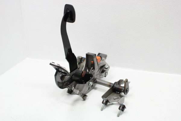 2015-2020 SUBARU WRX & STI BRAKE & CLUTCH PEDAL ASSEMBLY OEM - Image 3