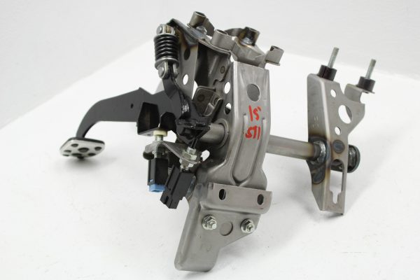 2015-2020 SUBARU WRX & STI BRAKE & CLUTCH PEDAL ASSEMBLY OEM - Image 8