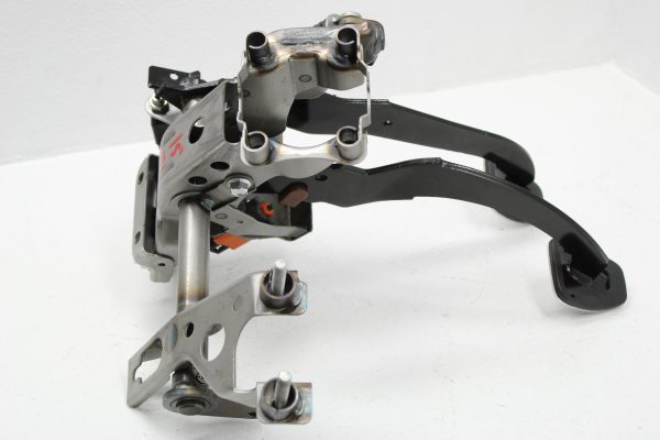 2015-2020 SUBARU WRX & STI BRAKE & CLUTCH PEDAL ASSEMBLY OEM - Image 9