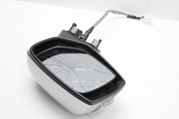 2015-2020 SUBARU WRX & STI LH DRIVER SIDE VIEW MIRROR W/TURN SIGNAL ISM SILVER - Image 6