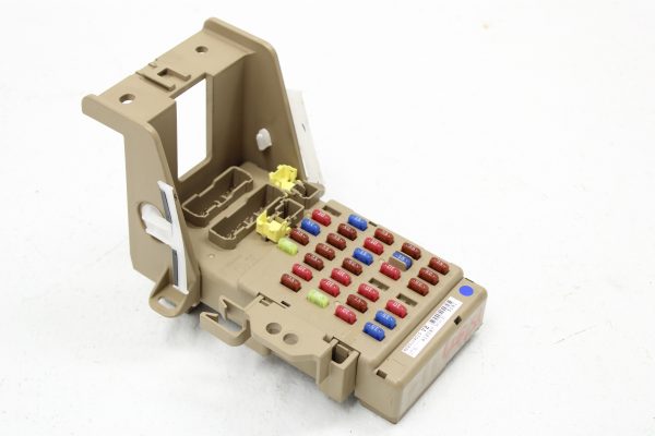 2015-2020 SUBARU IMPREZA WRX STI LOWER DASH FUSE BOX PANEL RELAY 82201VA010 - Image 4
