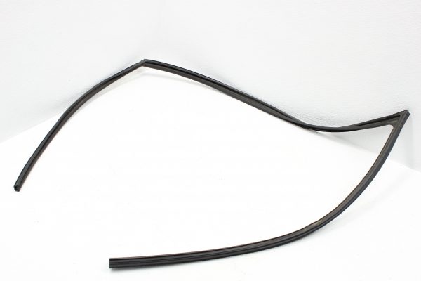 2015-2020 SUBARU WRX & STI FRONT LH DRIVER SIDE DOOR WINDOW SEAL OEM