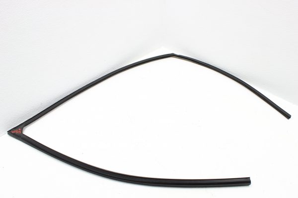 2015-2020 SUBARU WRX & STI FRONT LH DRIVER SIDE DOOR WINDOW SEAL OEM - Image 3