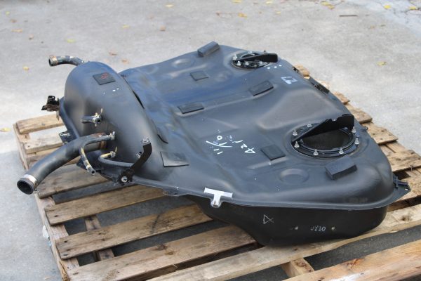 2011-2014 SUBARU IMPREZA WRX & STI FUEL CELL GAS TANK ASSEMBLY OEM - Image 2