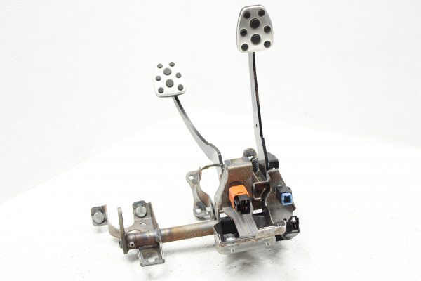 2015-2020 SUBARU WRX & STI BRAKE & CLUTCH PEDAL ASSEMBLY OEM