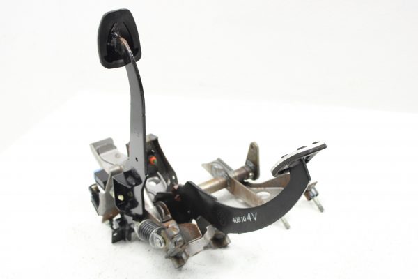 2015-2020 SUBARU WRX & STI BRAKE & CLUTCH PEDAL ASSEMBLY OEM - Image 3
