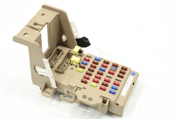 2015-2020 SUBARU IMPREZA WRX STI LOWER DASH FUSE BOX PANEL RELAY 82201VA010 - Image 2