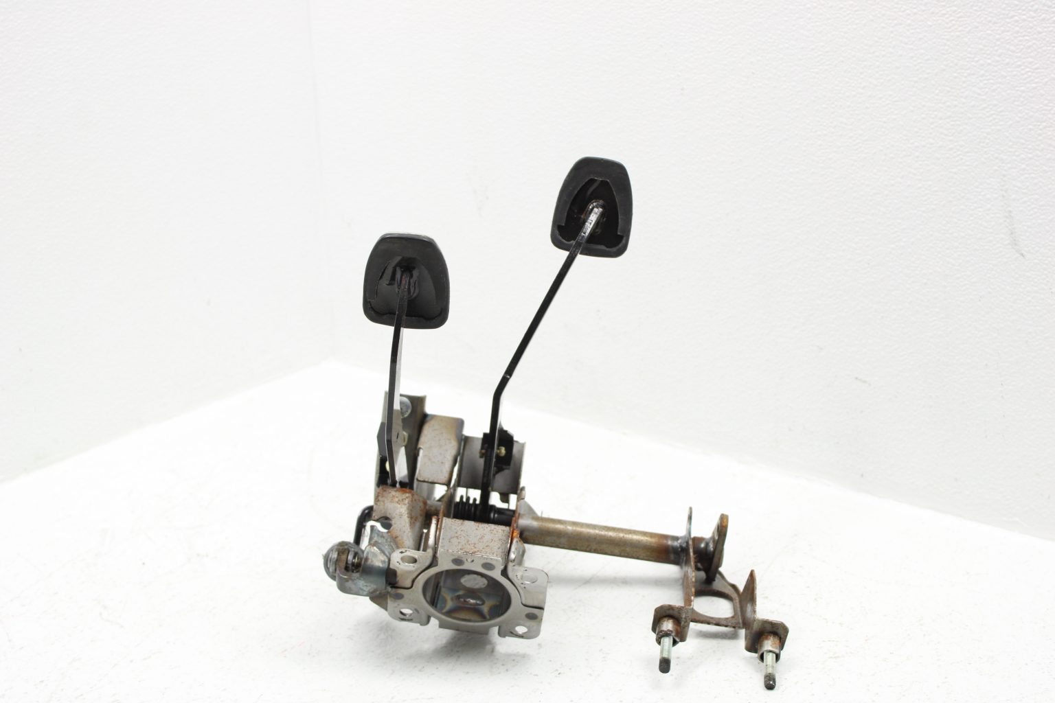 0207 20022007 SUBARU WRX & STI BRAKE PEDALS & CLUTCH PEDAL ASSEMBLY OEM