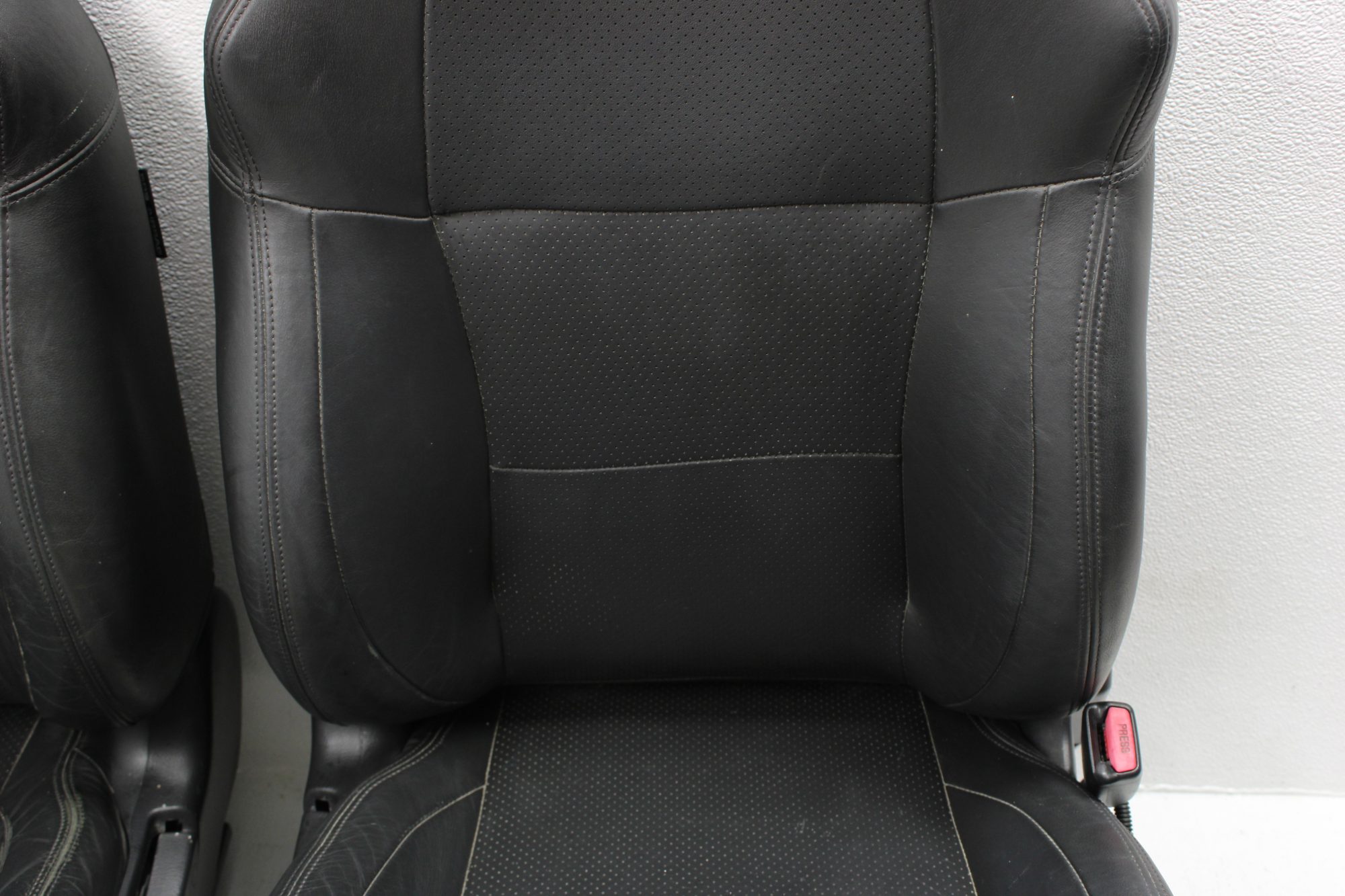 2004-2007 SUBARU IMPREZA WRX & STI FRONT BLACK LEATHER SEATS SET LH/RH OEM - Image 6