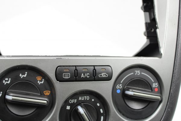 2004 SUBARU WRX STI LOWER INSTRUMENT PANEL RADIO BEZEL W/CLIMATE CONTROL KNOBS - Image 6