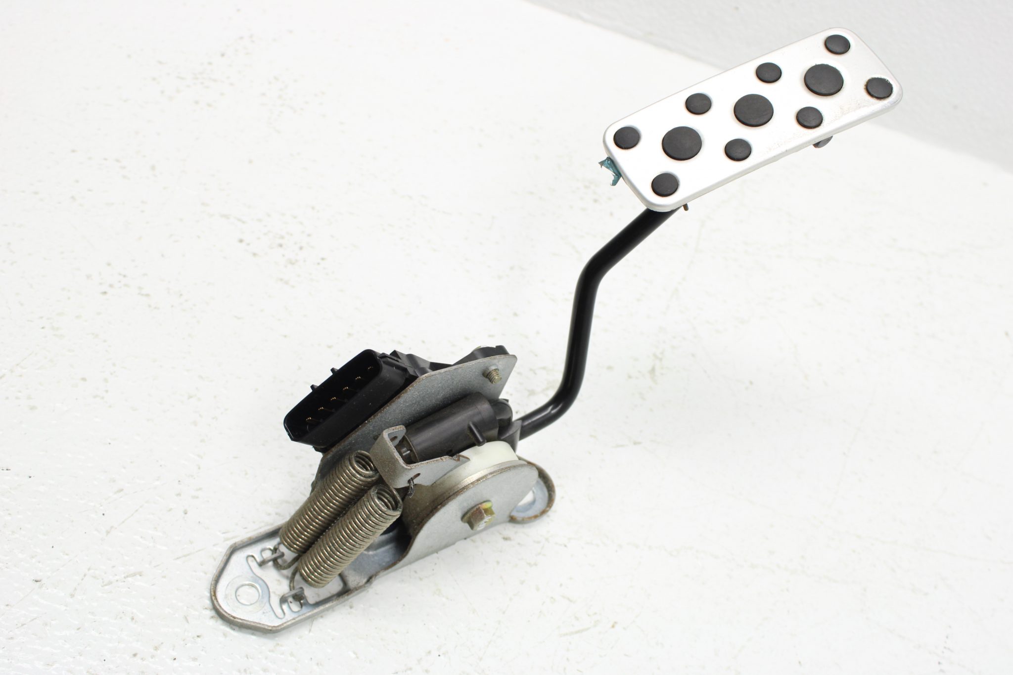 20042006 SUBARU WRX STI ACCELERATOR GAS PEDAL ASSEMBLY OEM 36010FE020