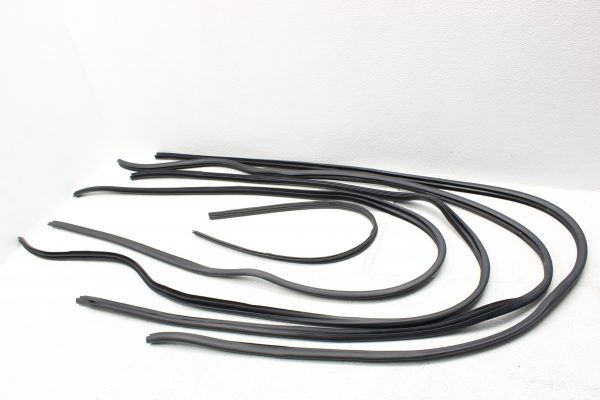 2015-2020 SUBARU WRX & STI FRONT / REAR DOOR SEALS WEATHER STRIP SET OEM - Image 2