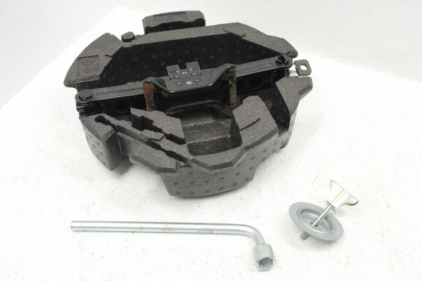 2015-2020 SUBARU WRX & STI TRUNK SPARE TIRE JACK AND TOOL KIT OEM - Image 2