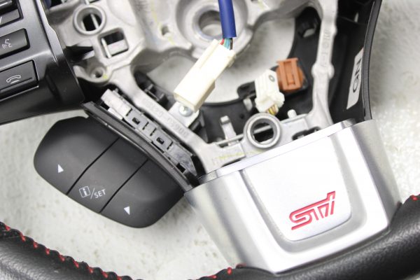 2015-2020 SUBARU WRX & STI STEERING WHEEL ASSEMBLY RED STITCHED OEM - Image 6