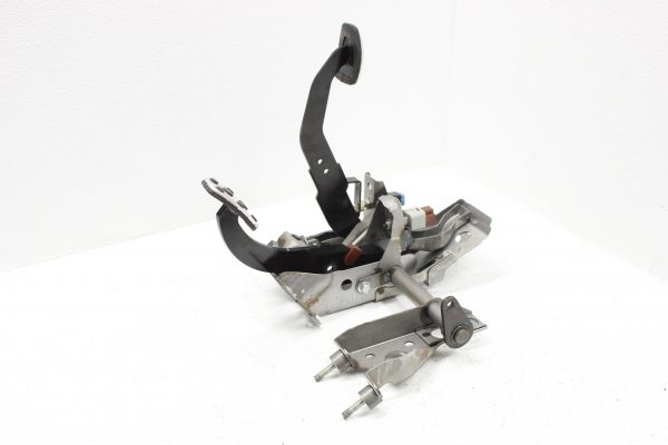 2008-2014 SUBARU WRX & STI CLUTCH PEDAL BRAKE PEDALS ASSEMBLY M/T OEM - Image 4