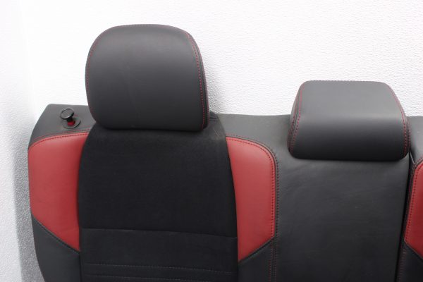 2018 SUBARU WRX STI TYPE RA REAR SEATS UPPER LOWER ALCANTARA/LEATHER BLACK & RED - Image 4
