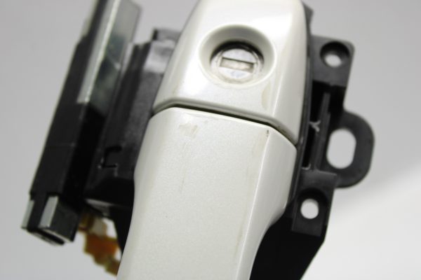 2015-2021 SUBARU WRX & STI FRONT EXTERIOR LH DRIVER SIDE DOOR HANDLE WHITE OEM - Image 6