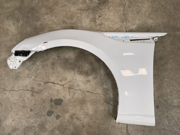 2020 SUBARU BRZ TS LH FENDER ASSEMBLY DRIVERS SIDE CERAMIC WHITE OEM *DAMAGED*