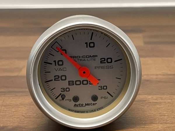 AUTO METER PRO-COMP ULTRA-LITE 2-1/16″ 52MM 30 PSI BOOST GAUGE