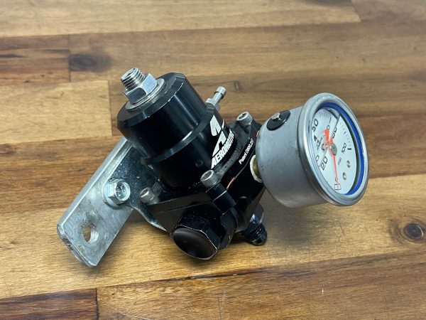 AEROMOTIVE A1000 GEN 2 EFI FUEL PRESSURE REGULATOR FPR -8 INLET/-6 RETURN 13139 - Image 2