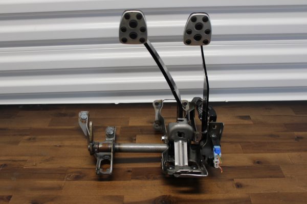 2020 SUBARU BRZ TS CLUTCH & BRAKE PEDAL ASSEMBLY 39K MILES OEM 36004CA012 - Image 2
