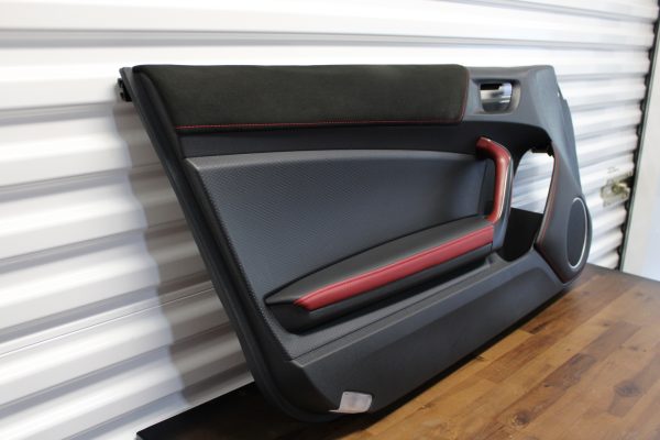 2020 SUBARU BRZ TS LH BLACK SUEDE / RED LEATHER DOOR PANEL CARD DRIVER SIDE OEM - Image 2