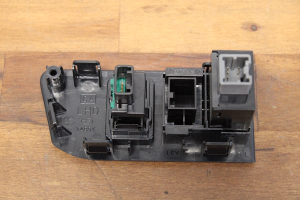 2020 SUBARU BRZ TS TRUNK RELEASE AND CLUSTER DIMMER SWITCH BUTTON OEM - Image 3