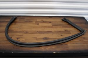 2020 SUBARU BRZ TS RH UPPER RUBBER WEATHER SEAL STRIP PASSENGER SIDE 63521CA000
