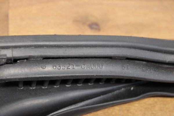 2020 SUBARU BRZ TS RH UPPER RUBBER WEATHER SEAL STRIP PASSENGER SIDE 63521CA000 - Image 8