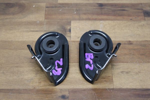 2020 SUBARU BRZ TS UPPER RADIATOR TABS MOUNTING BRACKET LH/RH SET OEM - Image 2