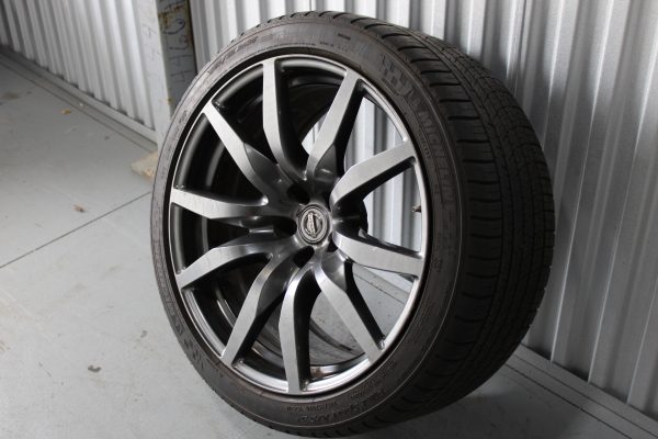 2015 NISSAN R35 GTR DBA RAYS REAR RIM WHEEL & TIRE 20X10.5 +25 5X114 OEM #1 - Image 3