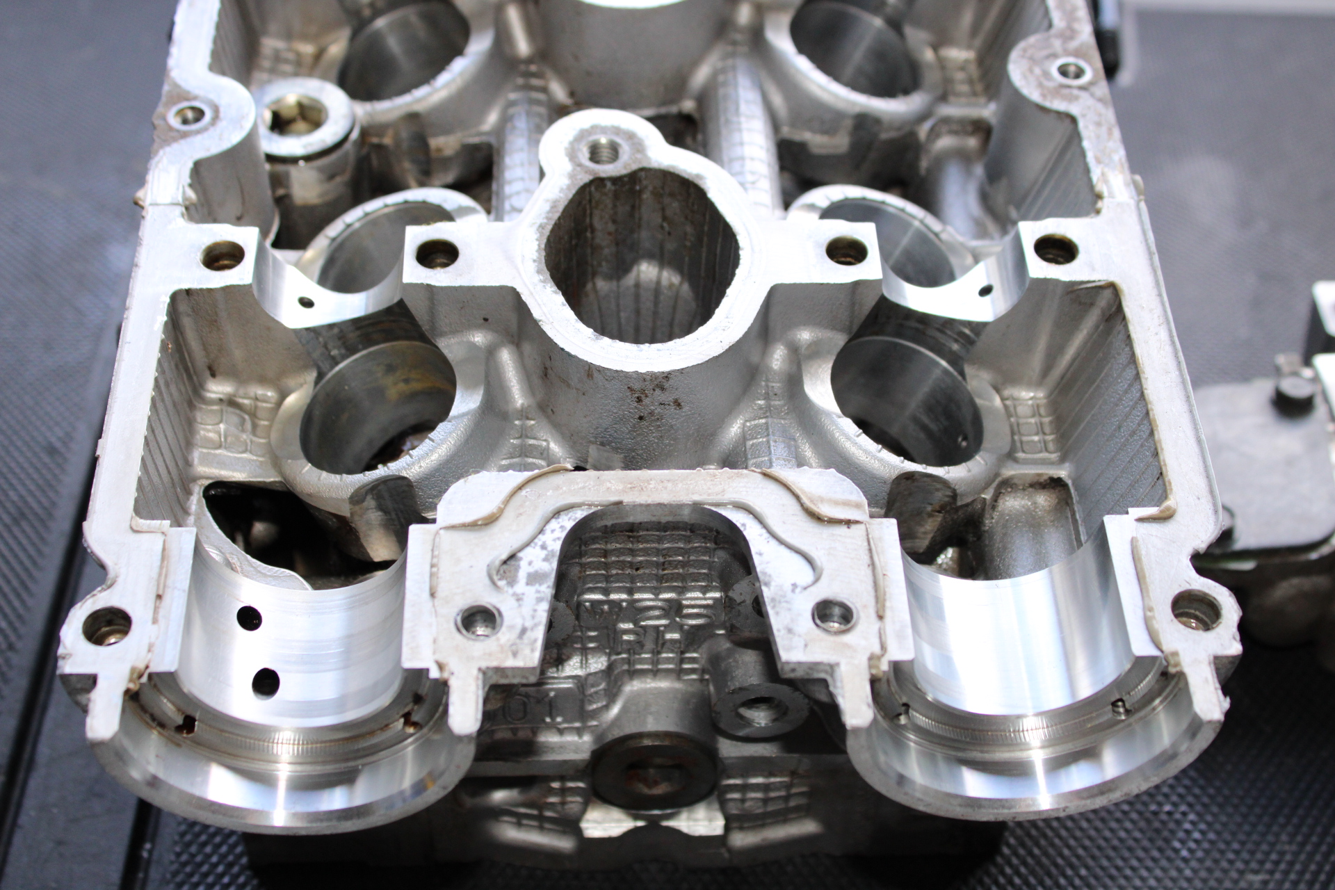 2008-2021 Subaru WRX STI W25 Dual AVCS Bare Cylinder Heads EJ257 2.5L OEM - Image 19